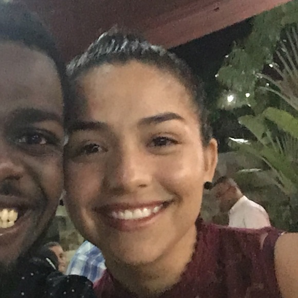 Rosa Burnley - Poshmark Profile Picture of Rosa Burnley (@rosaburnley1) on Poshmark