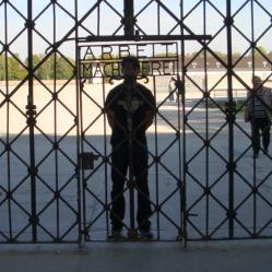 Profile Picture of Ely  Calderon (@eacp69) on Twitter