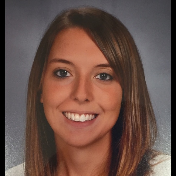 Profile Picture of Danielle Hackenberg (@dhackenberg) on Poshmark