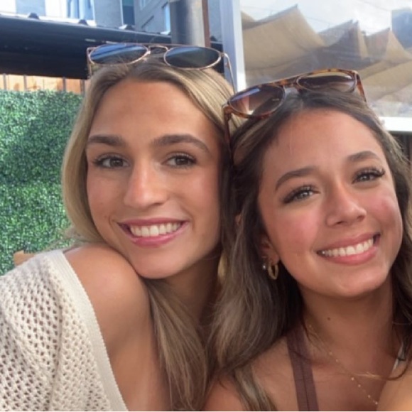 Profile Picture of Tessa Woods (@tessawoods7) on Poshmark