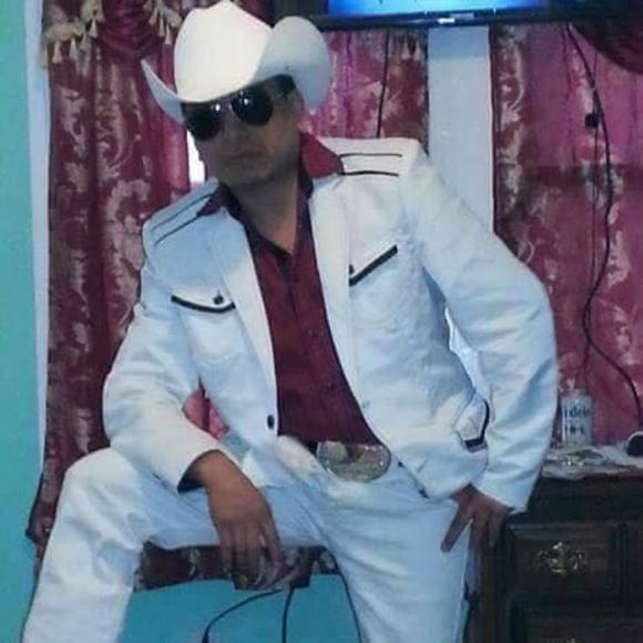 Profile Picture of Maximino Alavez (@maximinoalavez) on Poshmark