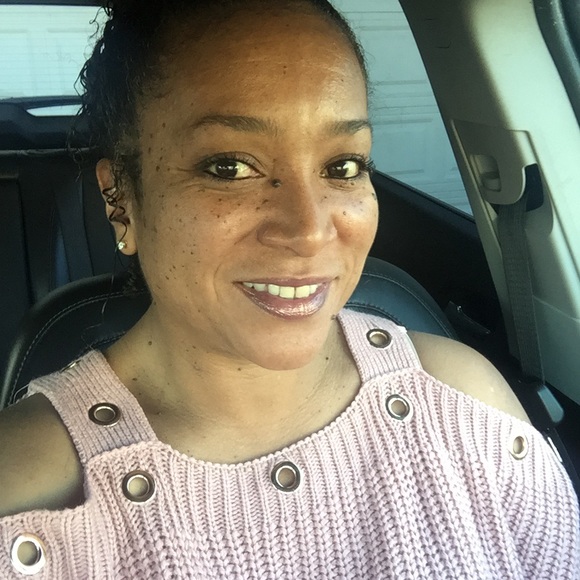 Profile Picture of Inga Mcnair (@ingapurple) on Poshmark