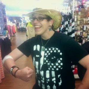 Profile Picture of Amanda Calhoun (@amccalhoun) on Twitter