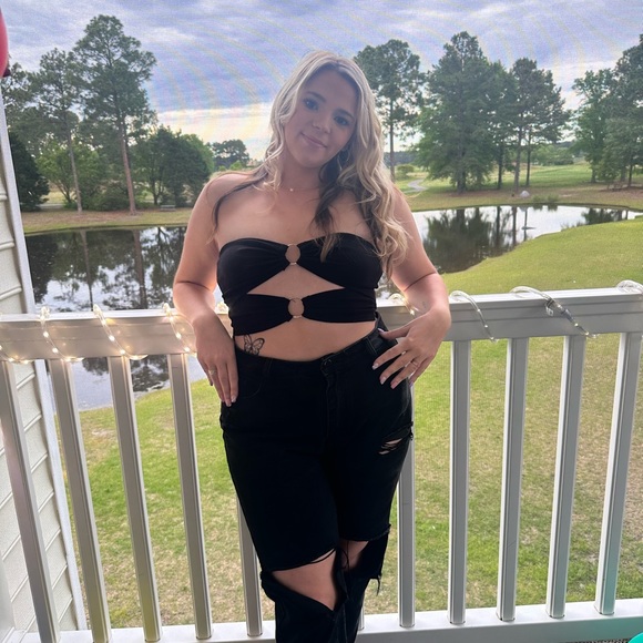 Profile Picture of Kelsey Hart (@kelseyhart9) on Poshmark