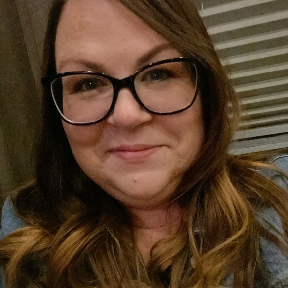 Profile Picture of Heather Lasek (@hlasek) on Poshmark