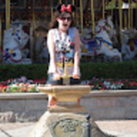 Profile Picture of Allie Hushek (@azdbacksfan) on Poshmark