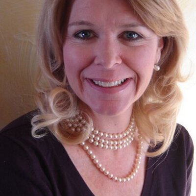 Profile Picture of Stacey Dowling (@stacedowling) on Twitter