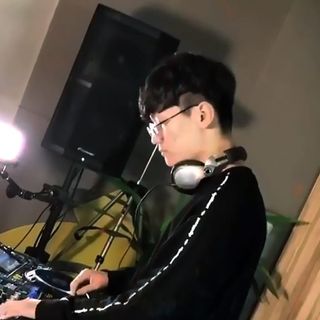 Profile Picture of Yonghan Kim (Dash Guy) (@Yonghan-Kim) on Facebook