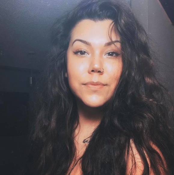 Profile Picture of Sharleen Smith (@sharleensmiith) on Poshmark