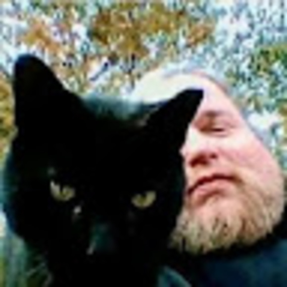 Profile Picture of Vinnechi Petaccio (@vrockspit2016) on Poshmark