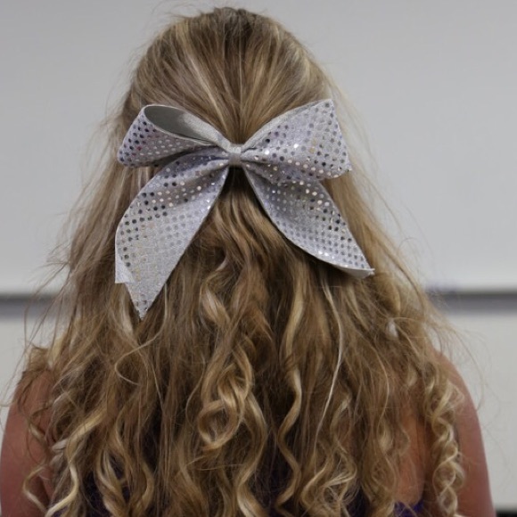 Profile Picture of Natalie Rosander (@natalier1989) on Poshmark