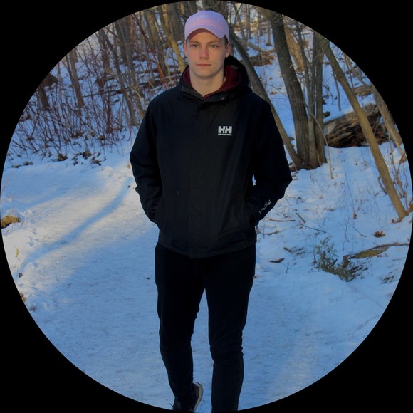 Profile Picture of Jared Lucassen (@lucshoes) on Poshmark