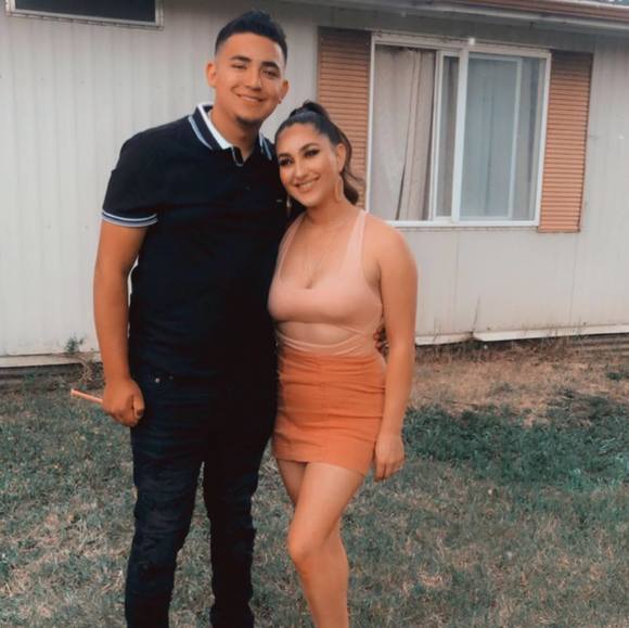 Profile Picture of Tannia Alvarez (@tanya_alvarez3) on Poshmark