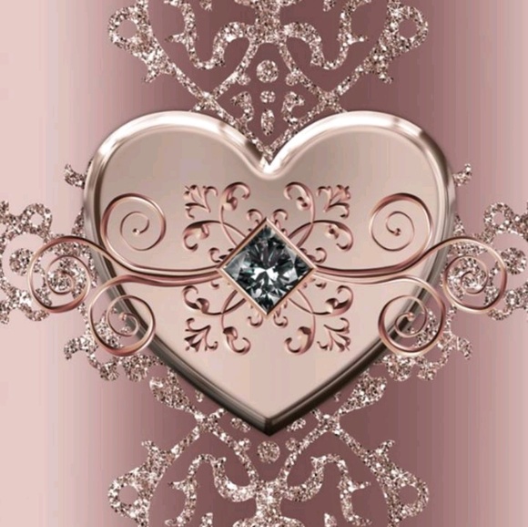 Profile Picture of Destiny Hughson (@destinyhughson) on Poshmark