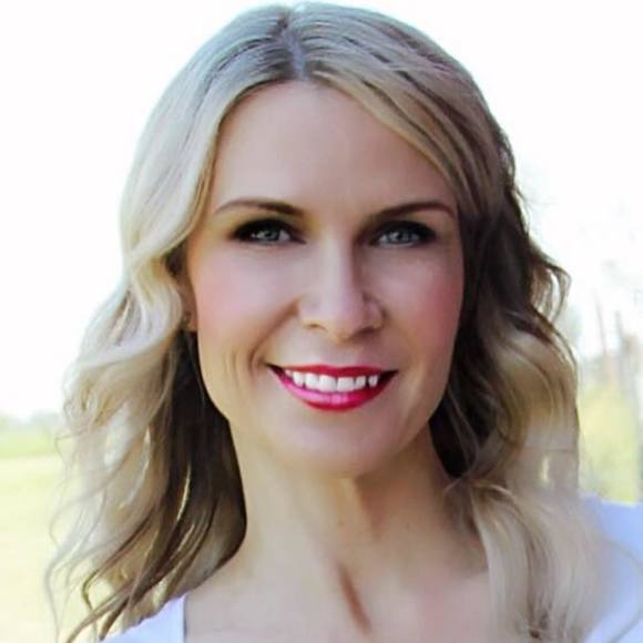 Profile Picture of Carla Lamash (@cl_lamash) on Poshmark