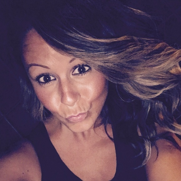 Profile Picture of Danielle Conkright (@dconkright) on Poshmark