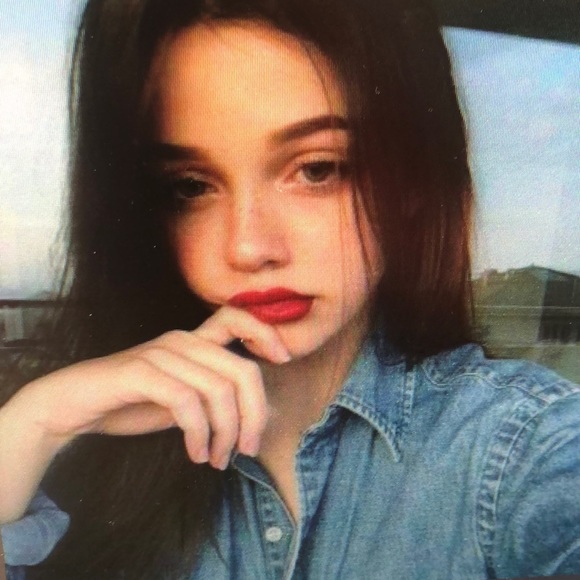 Profile Picture of Bertha Arnold (@germanbanks411) on Poshmark
