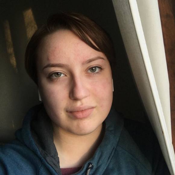 Profile Picture of Mikayla Karkoski (@mikaylakarkoski) on Poshmark