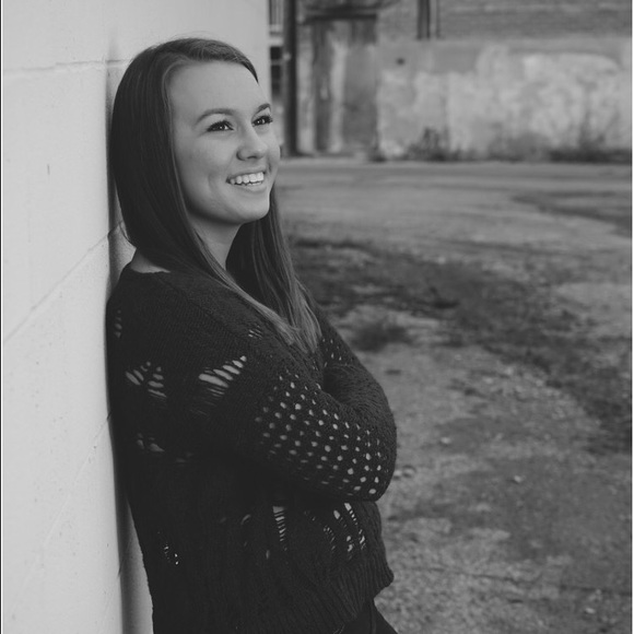 Profile Picture of Tiffany Kernya (@tiffanykernya) on Poshmark