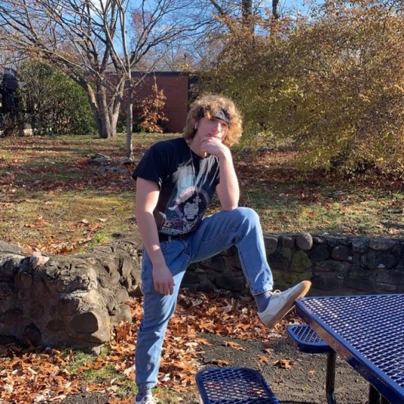 Profile Picture of Jon Kirby (@jonkirby235) on Poshmark