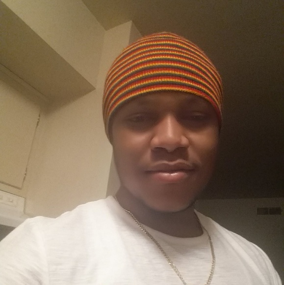 Profile Picture of Josue Mertus (@josue1238) on Poshmark