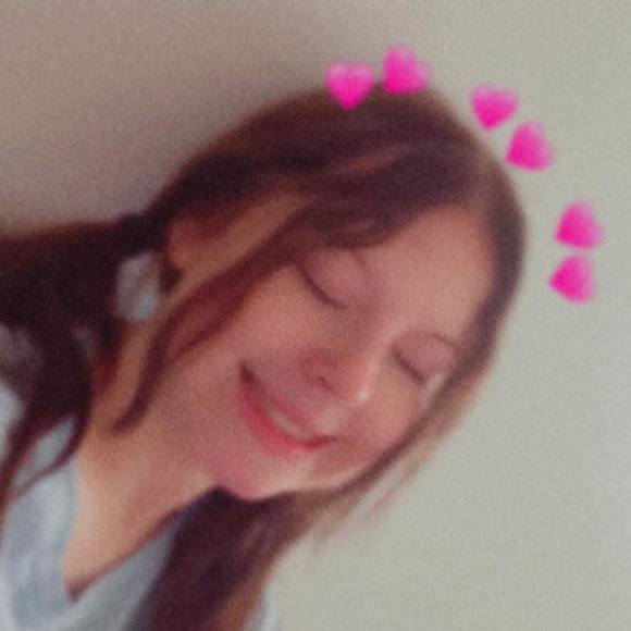 Profile Picture of Alexandria Boe (@alexandriaboe) on Poshmark
