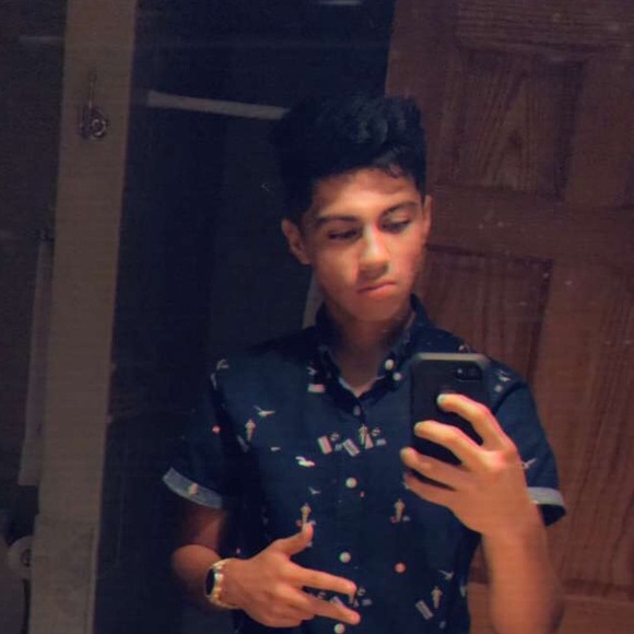 Profile Picture of Abraham Rodriguez (@abrxhxmm) on Poshmark