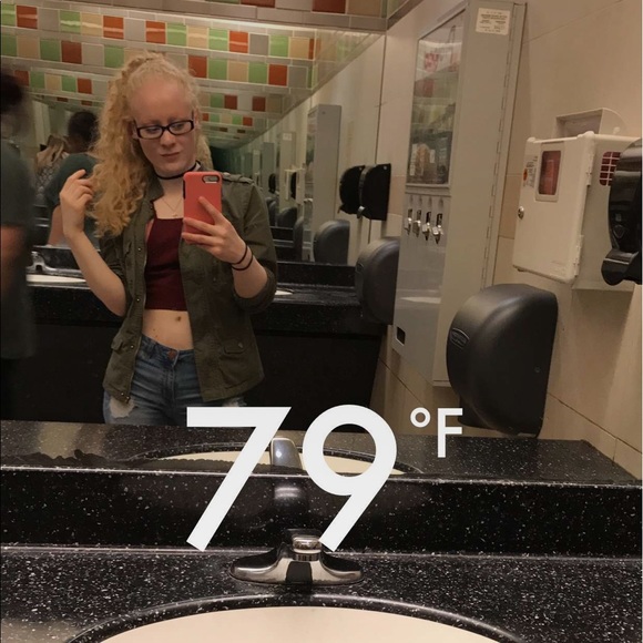 Profile Picture of Atiana Warren (@atiana123456789) on Poshmark