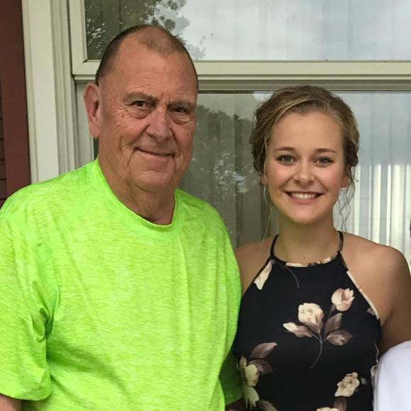 Profile Picture of Libby Henderson (@lkhenderson20) on Poshmark