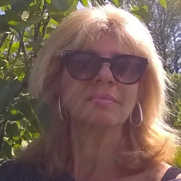 Profile Picture of Elena Feygin (@efey57) on Poshmark