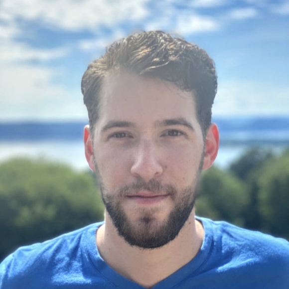 Profile Picture of David Austin (@davea1987) on Poshmark