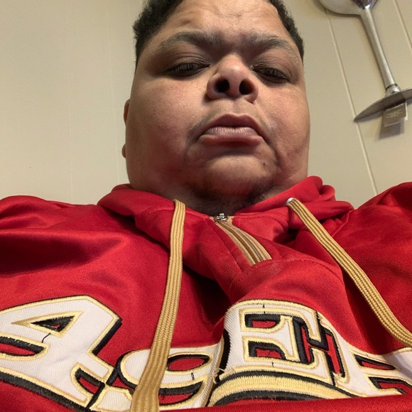 Profile Picture of Travis Kennedy (@traviskenned205) on Poshmark