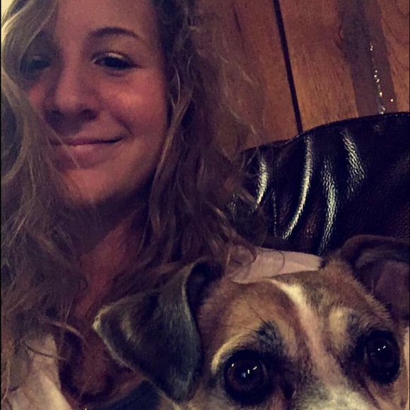 Profile Picture of Mia Tirabassi (@miatirabassi) on Poshmark