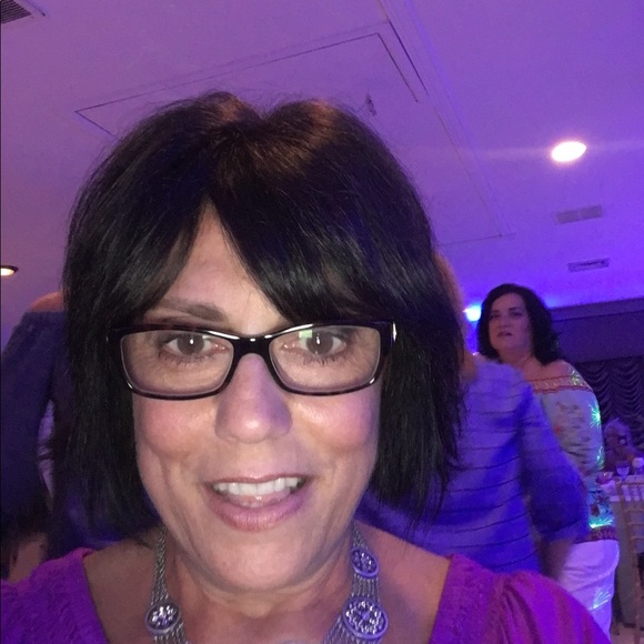 Profile Picture of Barbara Skurzynski (@bskurzynski) on Poshmark