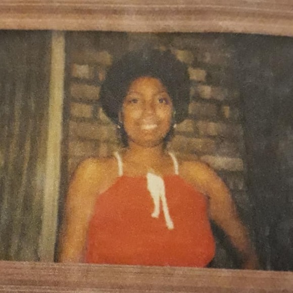 Profile Picture of Danielle Flippen (@flipmode_2) on Poshmark