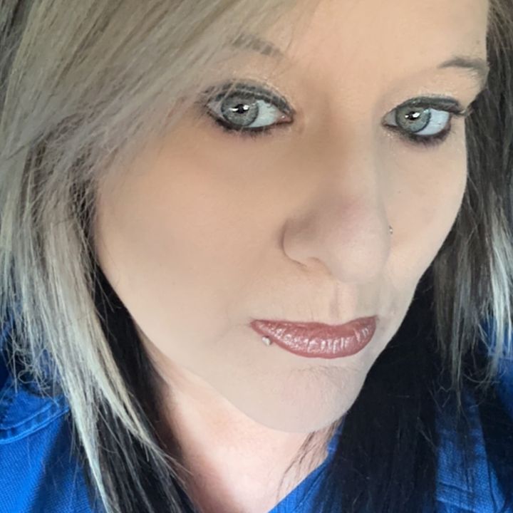Profile Picture of Lori Moreau (@loripitre79) on Tiktok