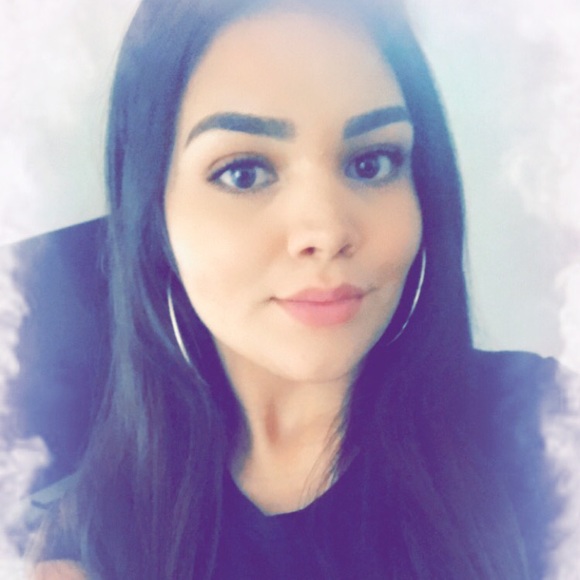 Profile Picture of Aneel Aranda (@annelaranda) on Poshmark