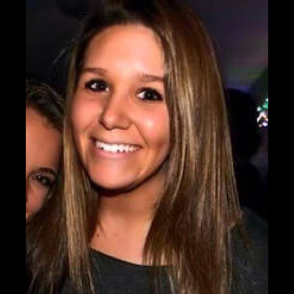 Profile Picture of Haley Butters (@haleybutters) on Poshmark