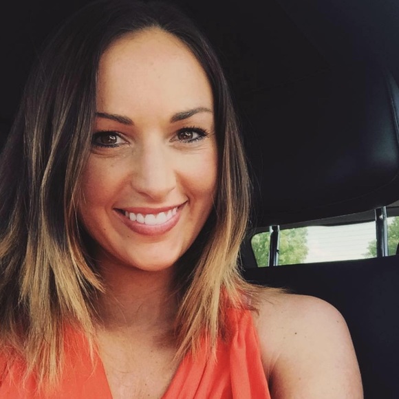 Profile Picture of Emily Lethgo (@elethgo93) on Poshmark