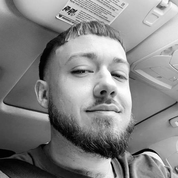 Profile Picture of Greggory Kaufman (@greggkaufman25) on Poshmark