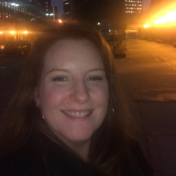 Profile Picture of Stephanie Jackson (@sjax1712) on Poshmark