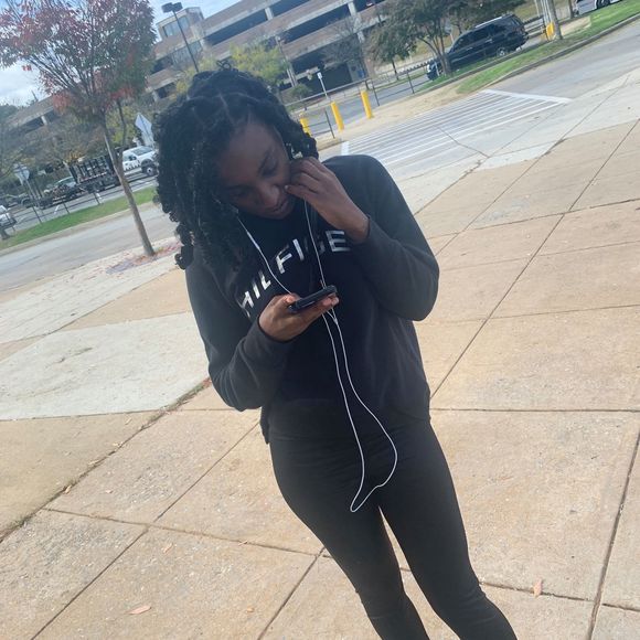 Profile Picture of Jj Young (@javonyoung8752) on Poshmark