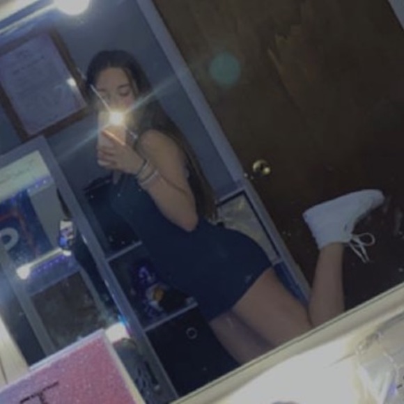 Profile Picture of Brooke Garman (@brookegarman267) on Poshmark
