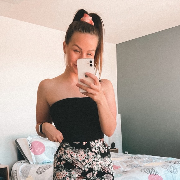 Profile Picture of Natasha Snowdon (@nsnowdon) on Poshmark