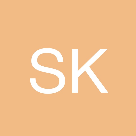 Profile Picture of Sia Kefallinos (@siak26) on Poshmark