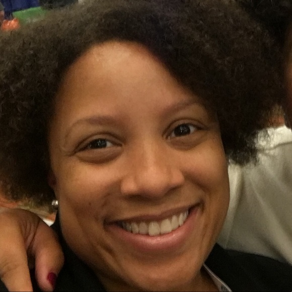 Profile Picture of Jamika Doakes (@kirk008) on Poshmark