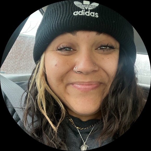 Profile Picture of Erica Arvizu (@ericaherold) on Poshmark