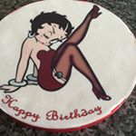 Profile Picture of Ruth Redd (@heelsandseams) on Instagram