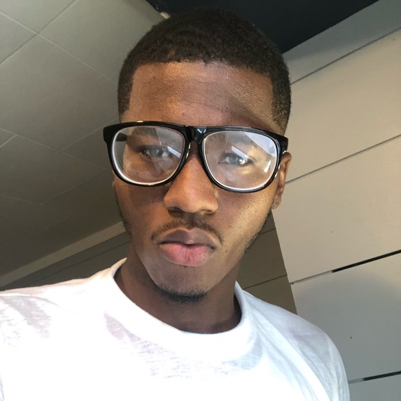 Profile Picture of Mike Boone (@mikeboone621) on Poshmark