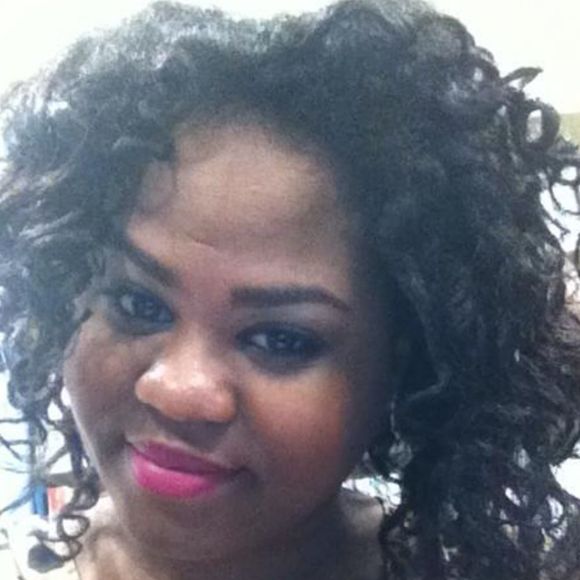 Profile Picture of Darnetta Duree (@awesomelyme21) on Poshmark